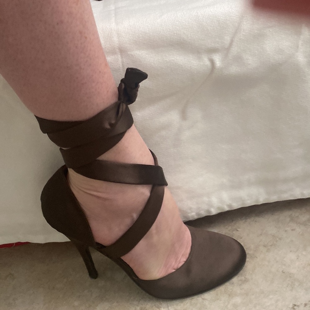 BCBG maxazria brown heels